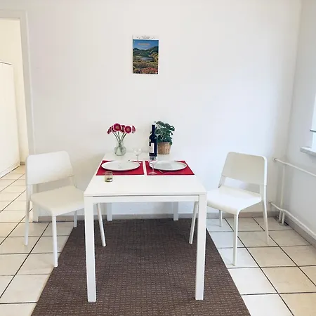 Herne- Moebliertes Mit 3 Schlafplaetzen, Wlan, Vollausgestatte Kueche - Ideal Fuer Geschaeftsreisende Oder Touristen Διαμέρισμα Herne